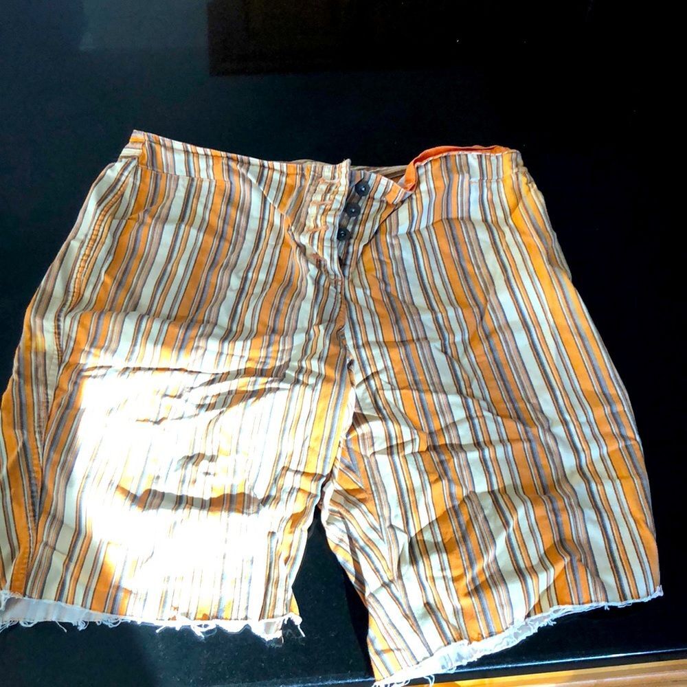1980s jean shorts from i.e. relaxed size 1400% cotton button fly